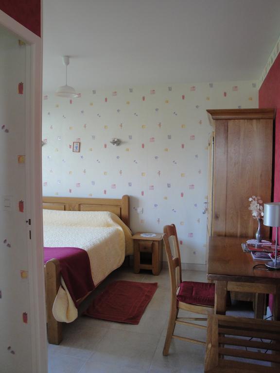 Bed and Breakfast Ferme de La poterie à Donnery Chambre photo