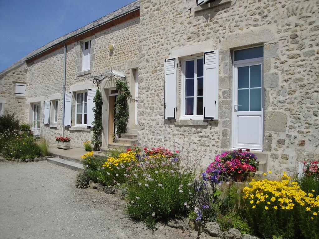 Bed and Breakfast Ferme de La poterie à Donnery Extérieur photo